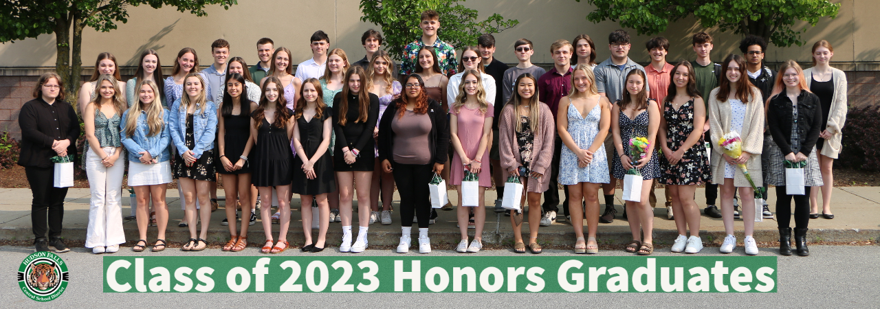 Group photo of honors graduates
