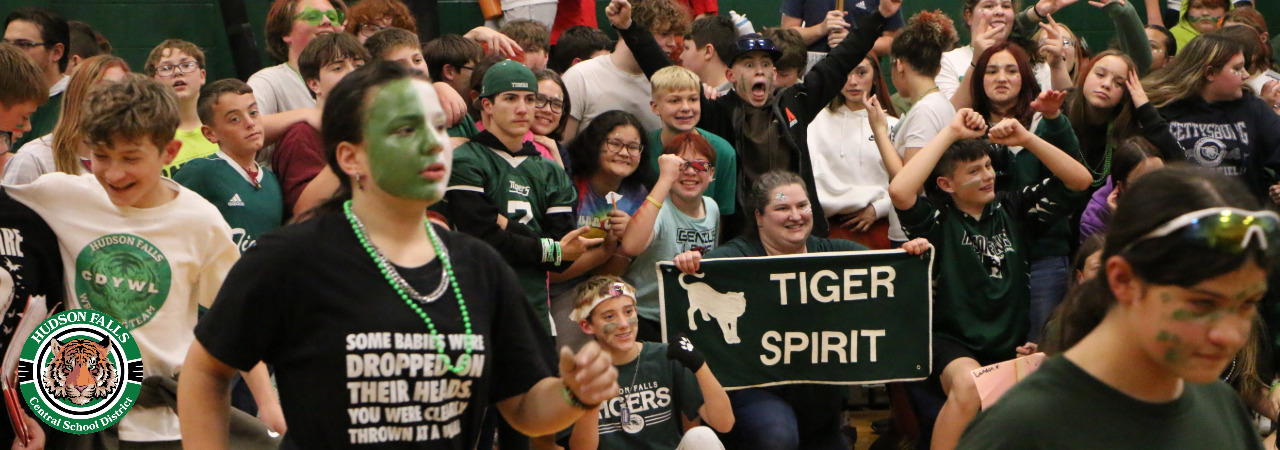 smiddle school students at pep rally